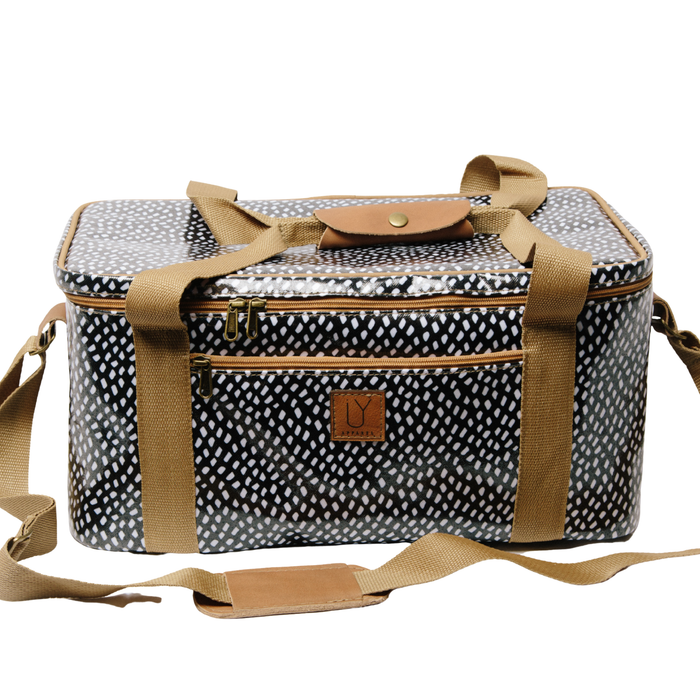 Courtney Cooler - Scatter White on Black