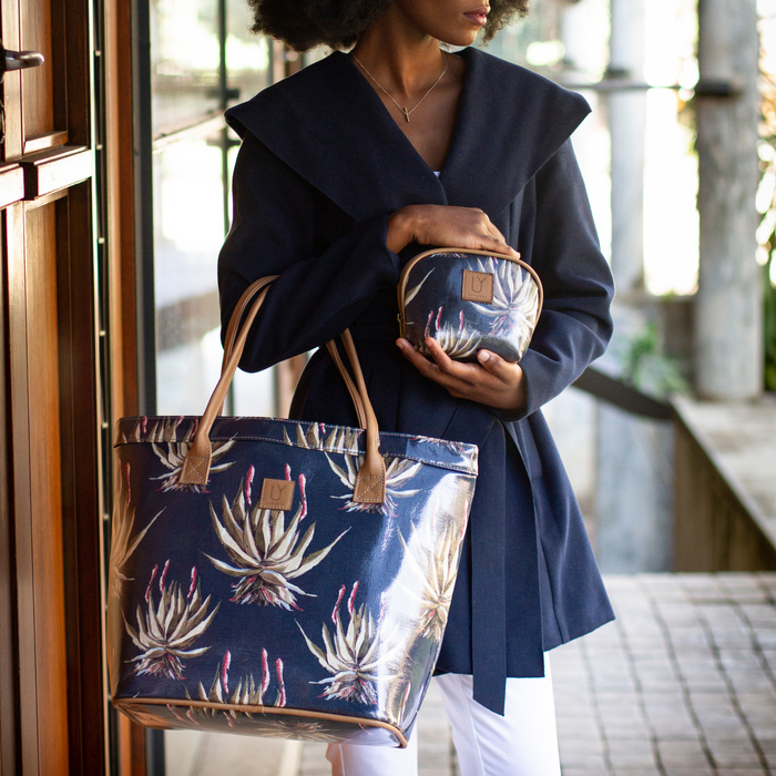 Classic Tote - Navy Aloe