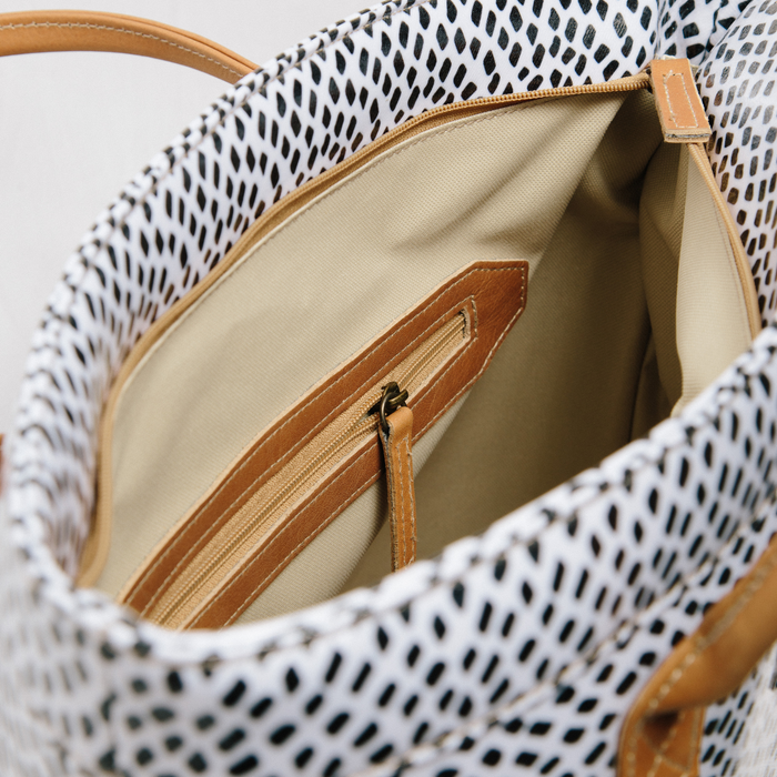 Classic Tote - Leopard Sand